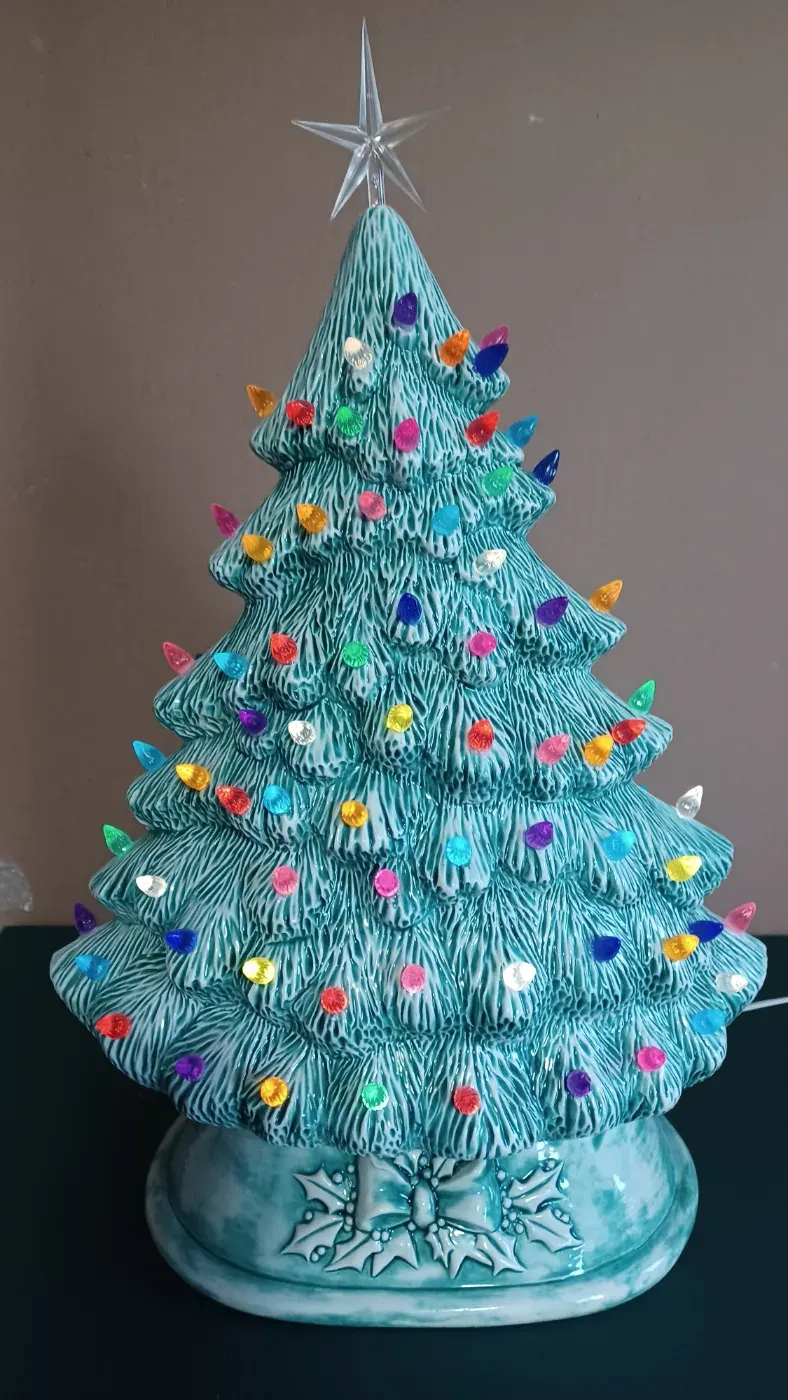 Large Mantle Tree