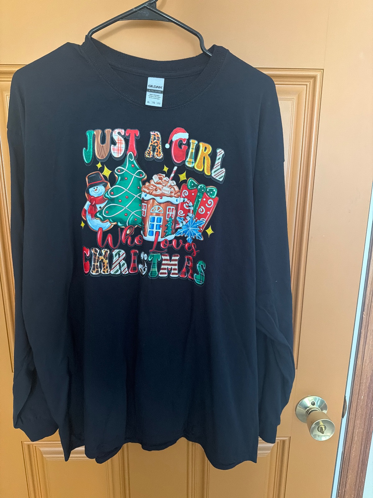 SIZE XL - Just a Girl who loves Christmas