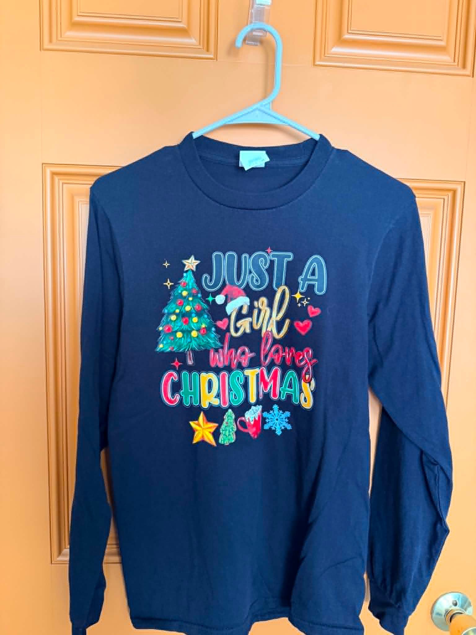 Just a Girl Who Loves Christmas Long Sleeve Tee