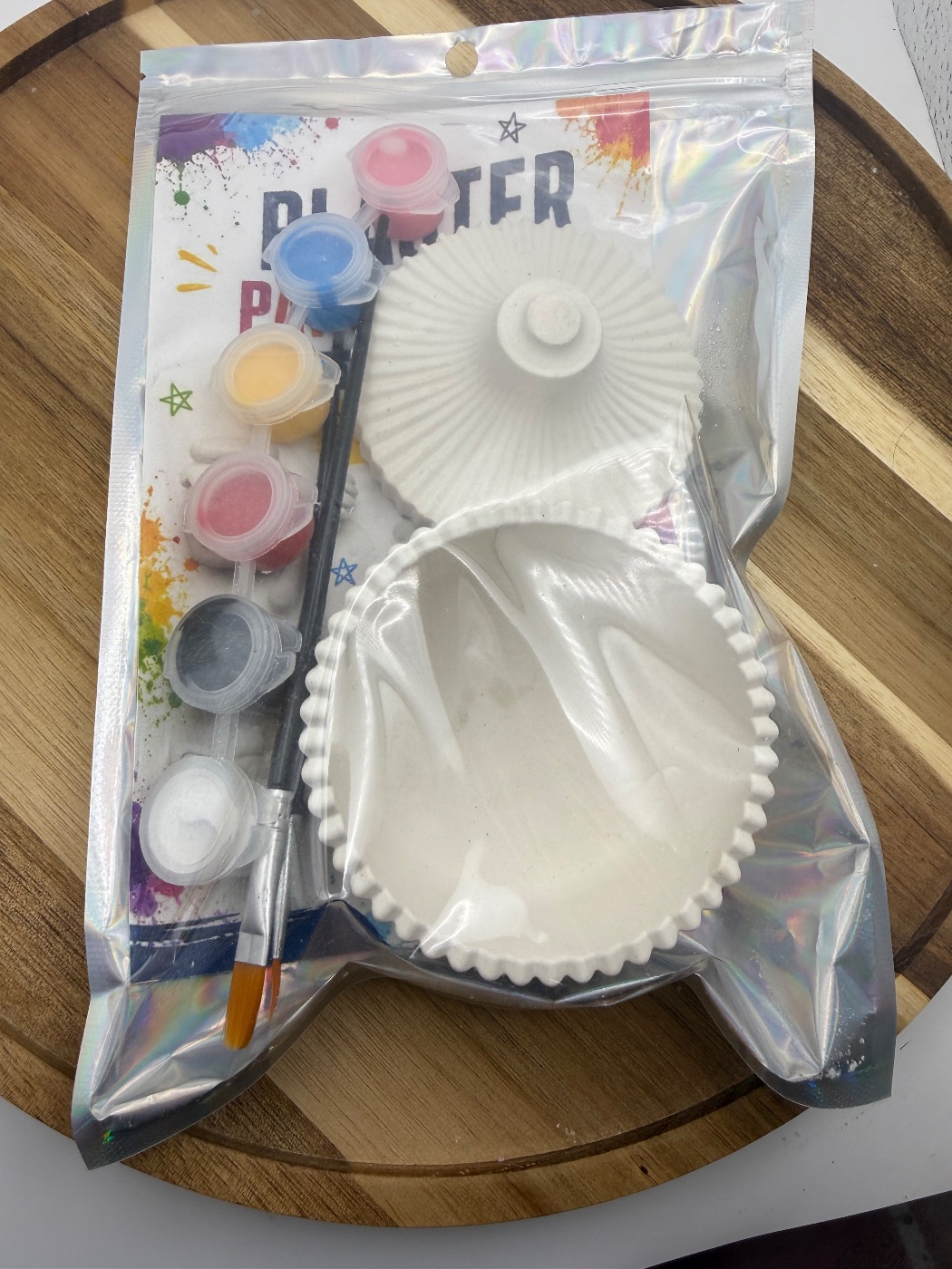 Ribbed tray with lid