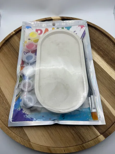 Oval tray
