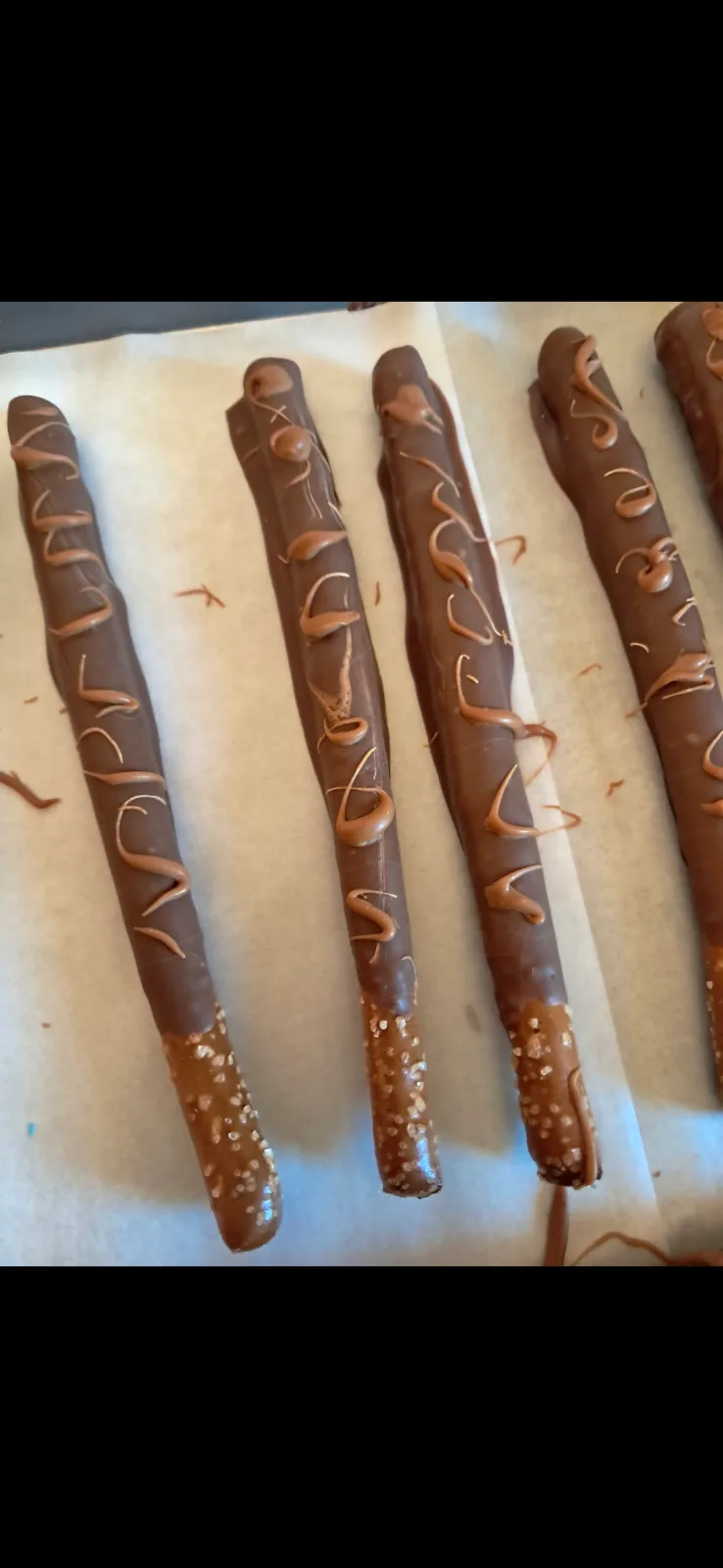 Dipping pretzel rods