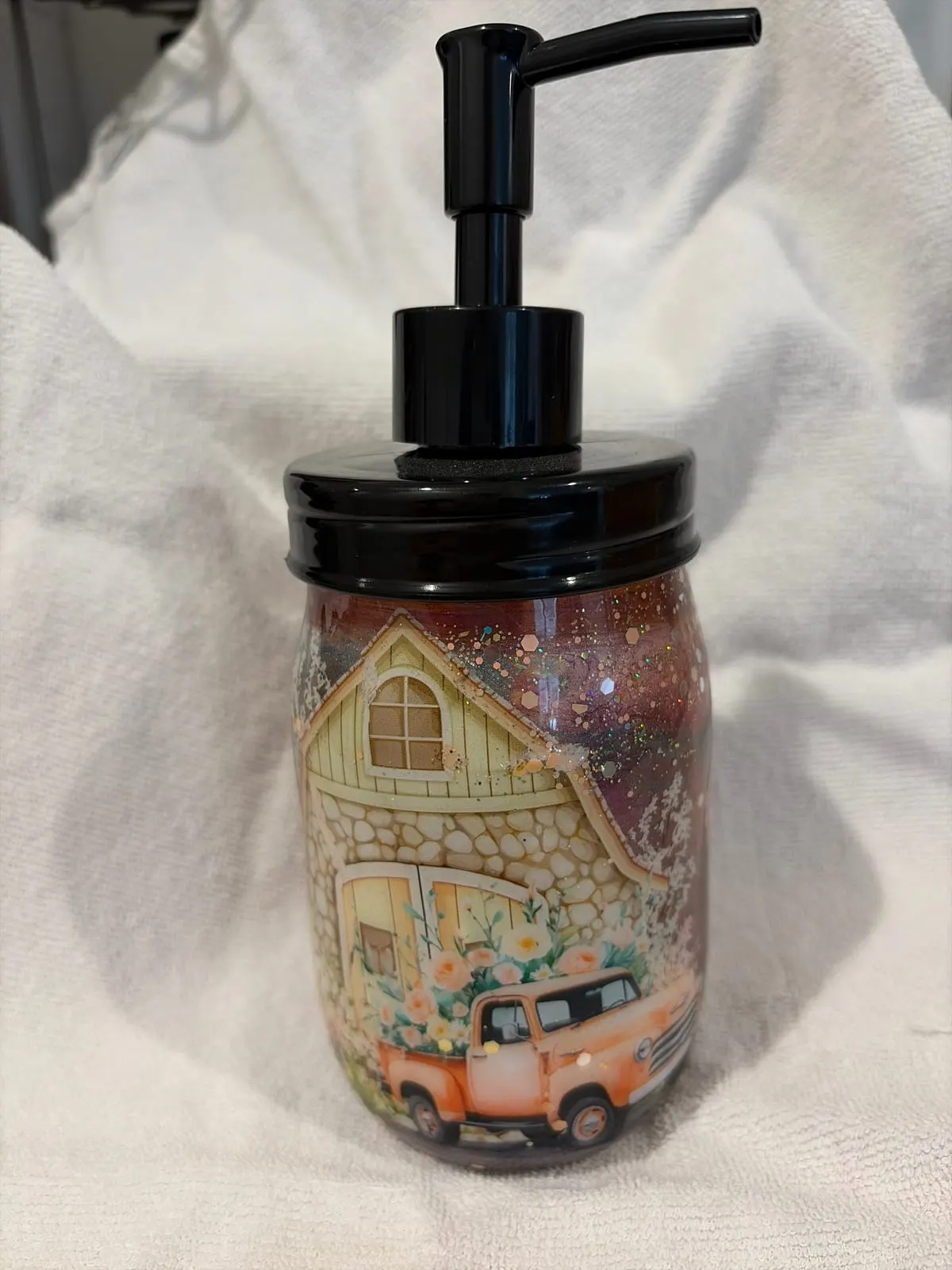 Country soap dispenser