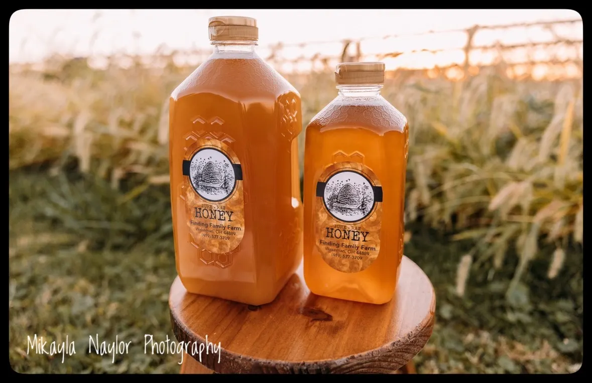 3lb honey in plastic container