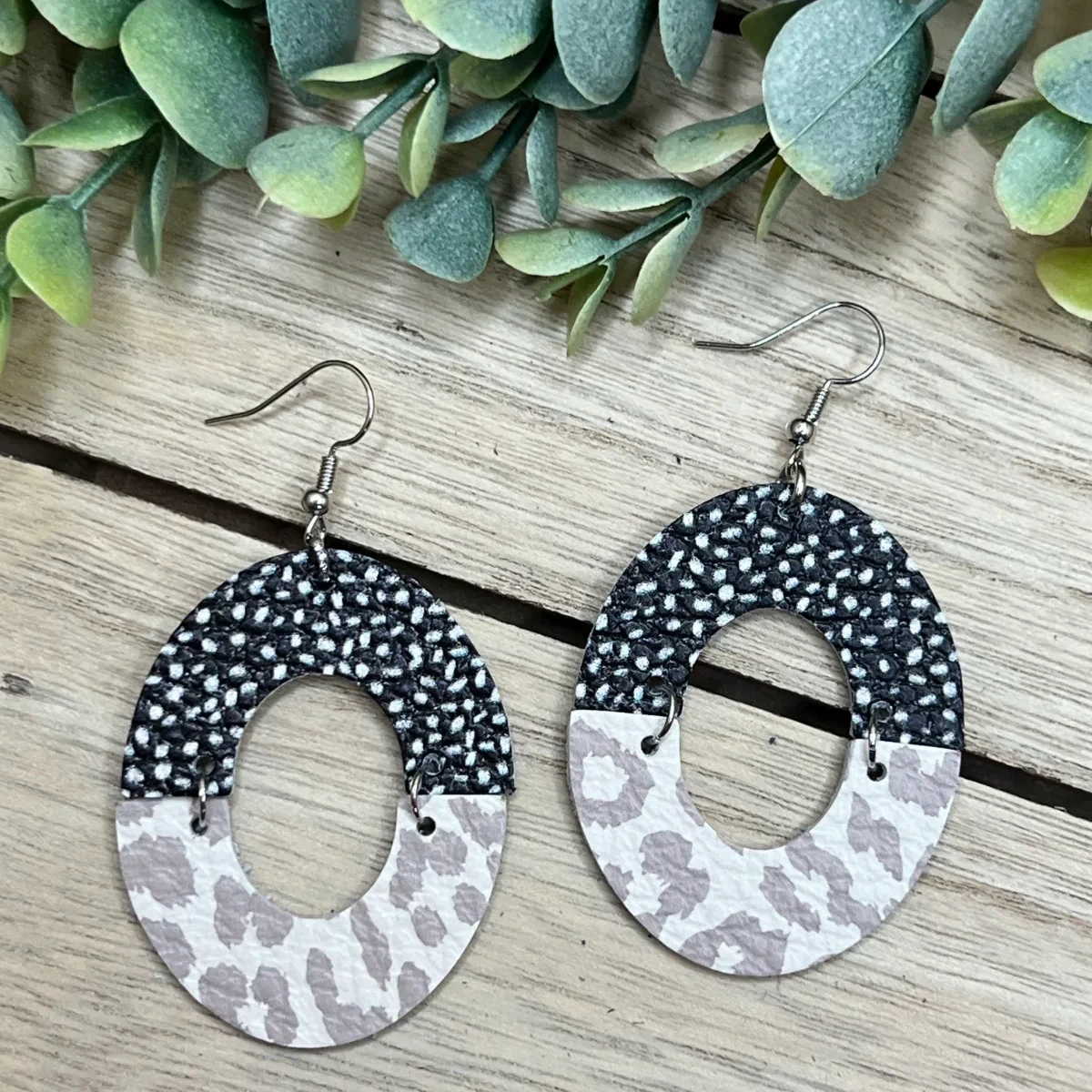 The Double Arch - Dots & Leopard