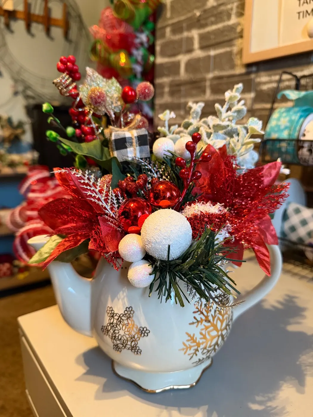 Elegant Christmas tea pot floral