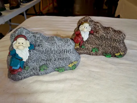 "Don't make a mess" Welcome Gnome