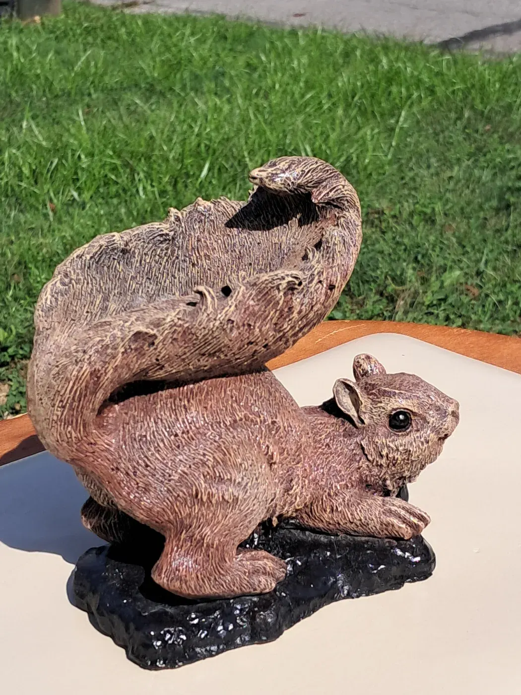 Squirrel (bird feeder)