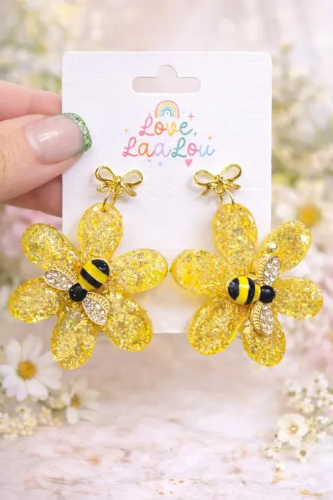 Bee Joyful Daisies Daisy Statement Earrings